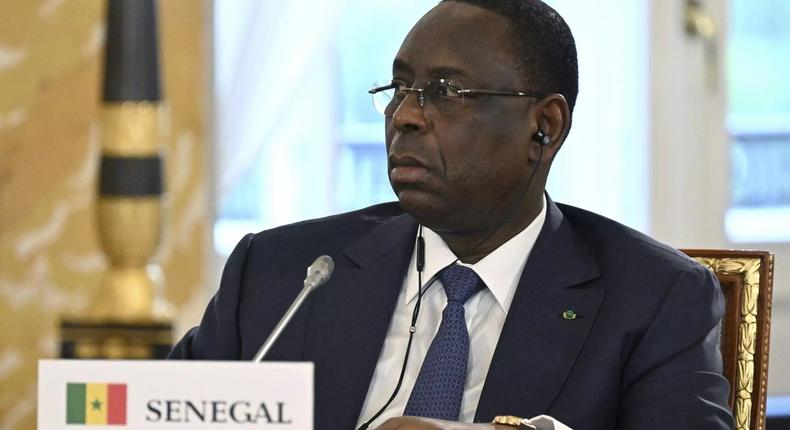 Le président sénégalais Macky Sall écoute le président russe Vladimir Poutine, lors de la réunion de ce samedi 17 juin 2023 à Saint-Pétersbourg