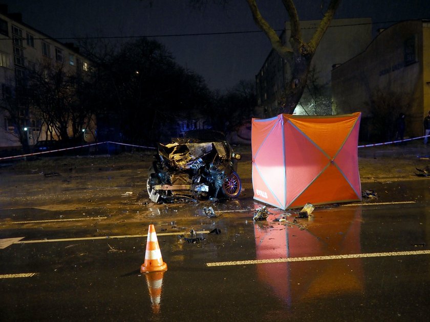 BMW z Teksasu rozbite w Łodzi. Są ofiary