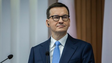 Mateusz Morawiecki napisał list z obietnicami do seniorów. Sprawdzamy, co zadeklarował