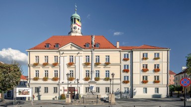 Oleśnica: Zwłoki mężczyzny znalezione w aucie. Znalazł je kolega zmarłego