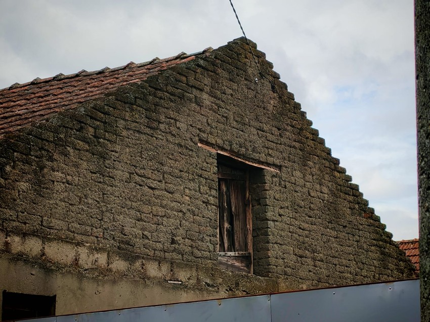 Kuća u Dolovu gde su kineski državljani držali zatočene žene