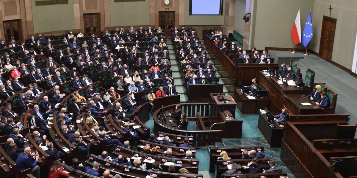 Większość opozycji nie zostawia na nowelizacji ustawy o ochronie granicy suchej nitki