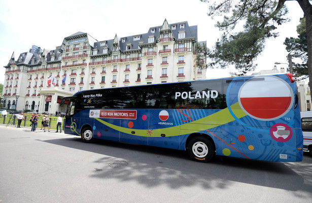 Euro 2016: Reprezentacja Polski dotarła do La Baule. Wieczorem pierwszy trening we Francji