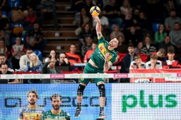 siatkarze z zawiercia klubowe mistrzostwa świata zaczęli od wygranej. pokonali pokonali w brazylijski volei renata