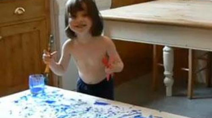 Elképesztően fest a hároméves autista kislány 