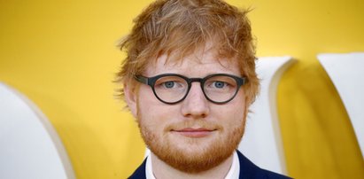 Ed Sheeran uwielbia obdarowywać swoich przyjaciół. Dwóm podarował bardzo nietypową figurkę