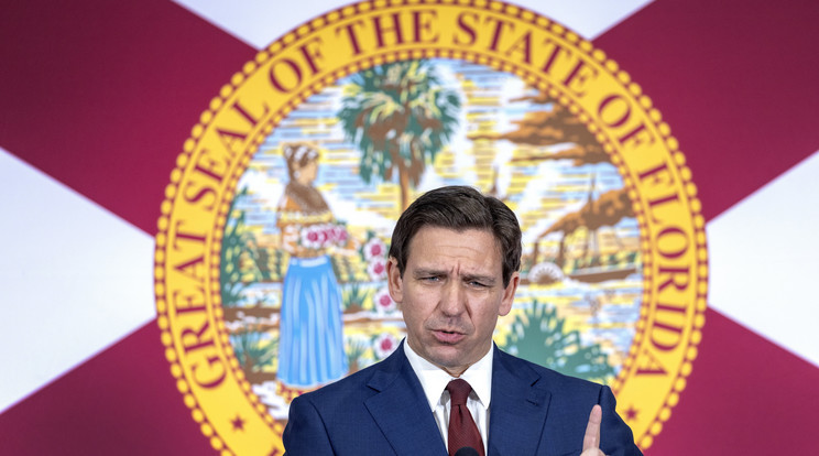 Ron DeSantis floridai kormányzó: fiatalabb mint Trump, de szinte ugyanazokat az elveket vallja/Fotó:  MTI/EPA/Cristobal Herrera Ulashkevich