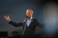 Donald Tusk podczas demonstracji na Placu Zamkowym