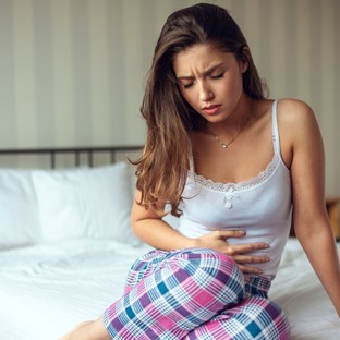 Elmaradó, szabálytalan menstruáció: valóban jó, ha fogamzásgátlóval állítják be?
