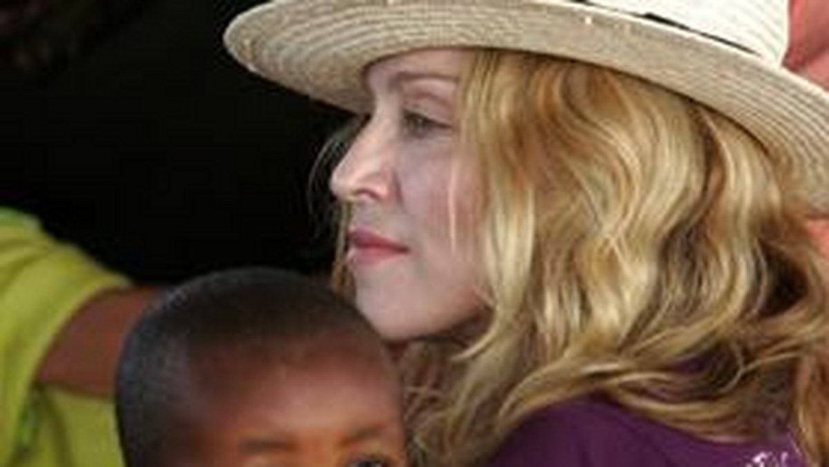 Madonna rozważa adopcję kolejnego, drugiego już dziecka. Chce, aby maluch pochodził z Kambodży albo Palestyny.