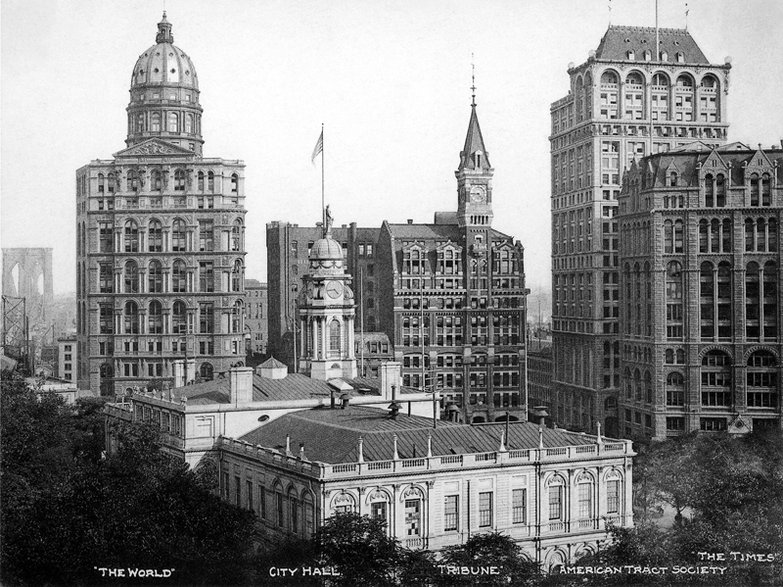 Od lewej pierwszy drapacz chmur w USA budynek New York World Building w 1906 r. ~To nieistniejący już wieżowiec znajdujący się w Nowym Jorku, który miał 20 pięter i mierzył 106 m.