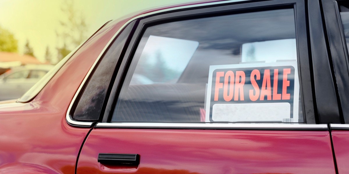 Chcesz sprzedać auto? Lepiej nie wkładaj kartki z ogłoszeniem za szybę
