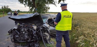 Tragiczny wypadek. Jedna ofiara śmiertelna, 4 dzieci w szpitalu