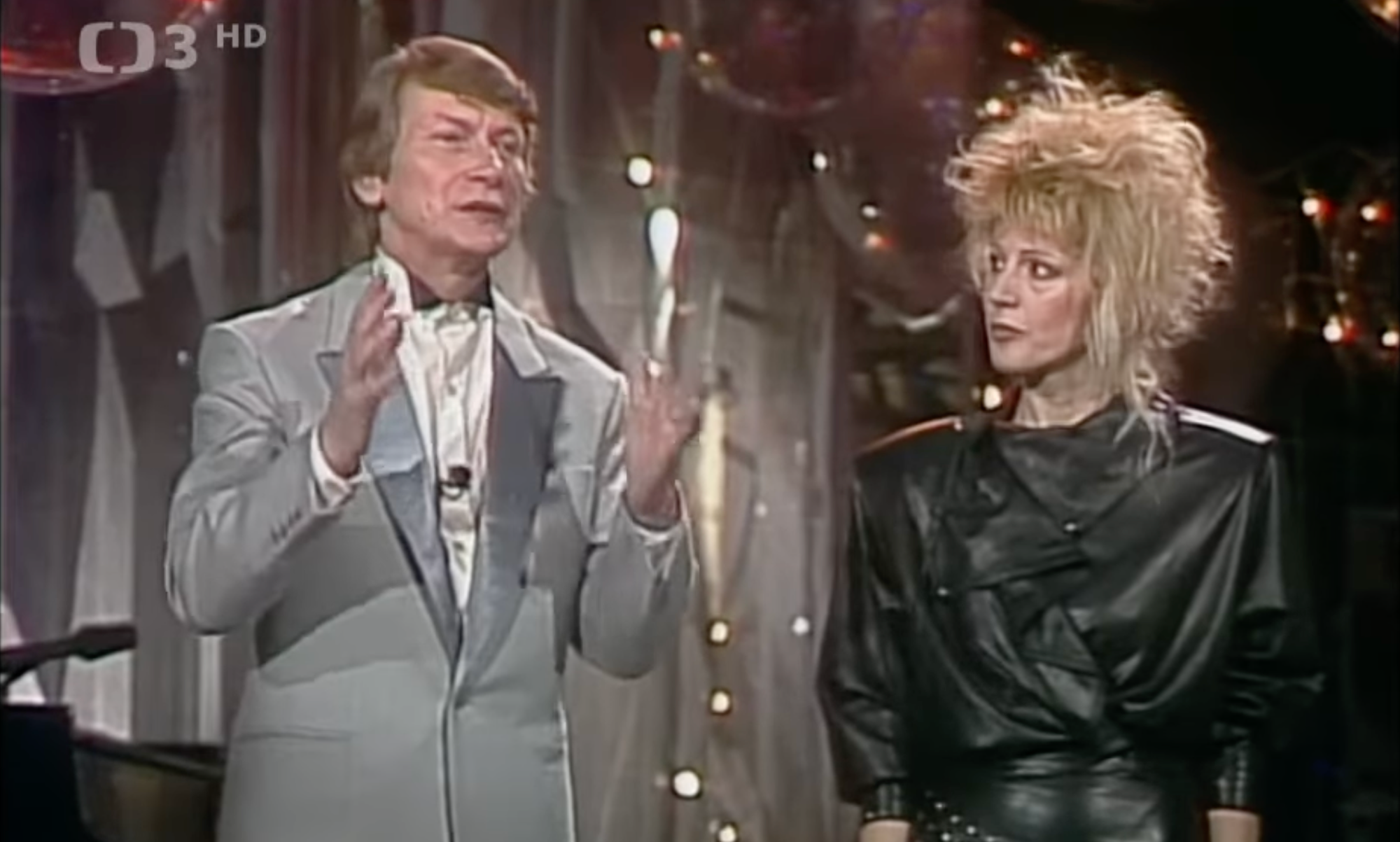 Český herec Josef Dvořák a talianska speváčka Anna Rusticano. 