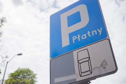 Warszawa: płacenie za parking przez smartfona może być zablokowane