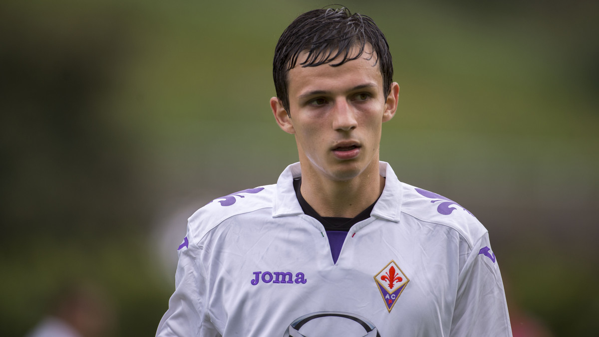 Rafał Wolski miał podbić Serie A w barwach ACF Fiorentiny. Były gracz Legii Warszawa zamiast grać, sporo czasu spędza na ławce rezerwowych lub trybunach. Dlatego też młodzieżowy reprezentant Polski ma zostać wypożyczony. Po Polaka mają zgłosić się dwa kluby.