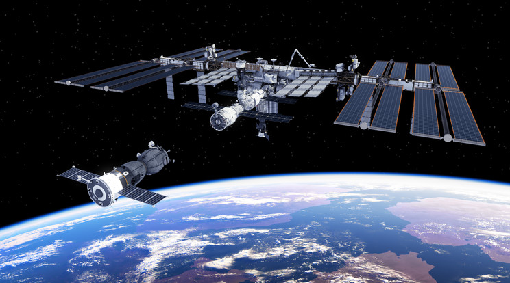 Viszály:
Az orosz és az amerikai űrhivatal a Nemzetközi Űrállomáson keletkezett lyuk miatt balhézott össze egymással /Fotó: Shutterstock