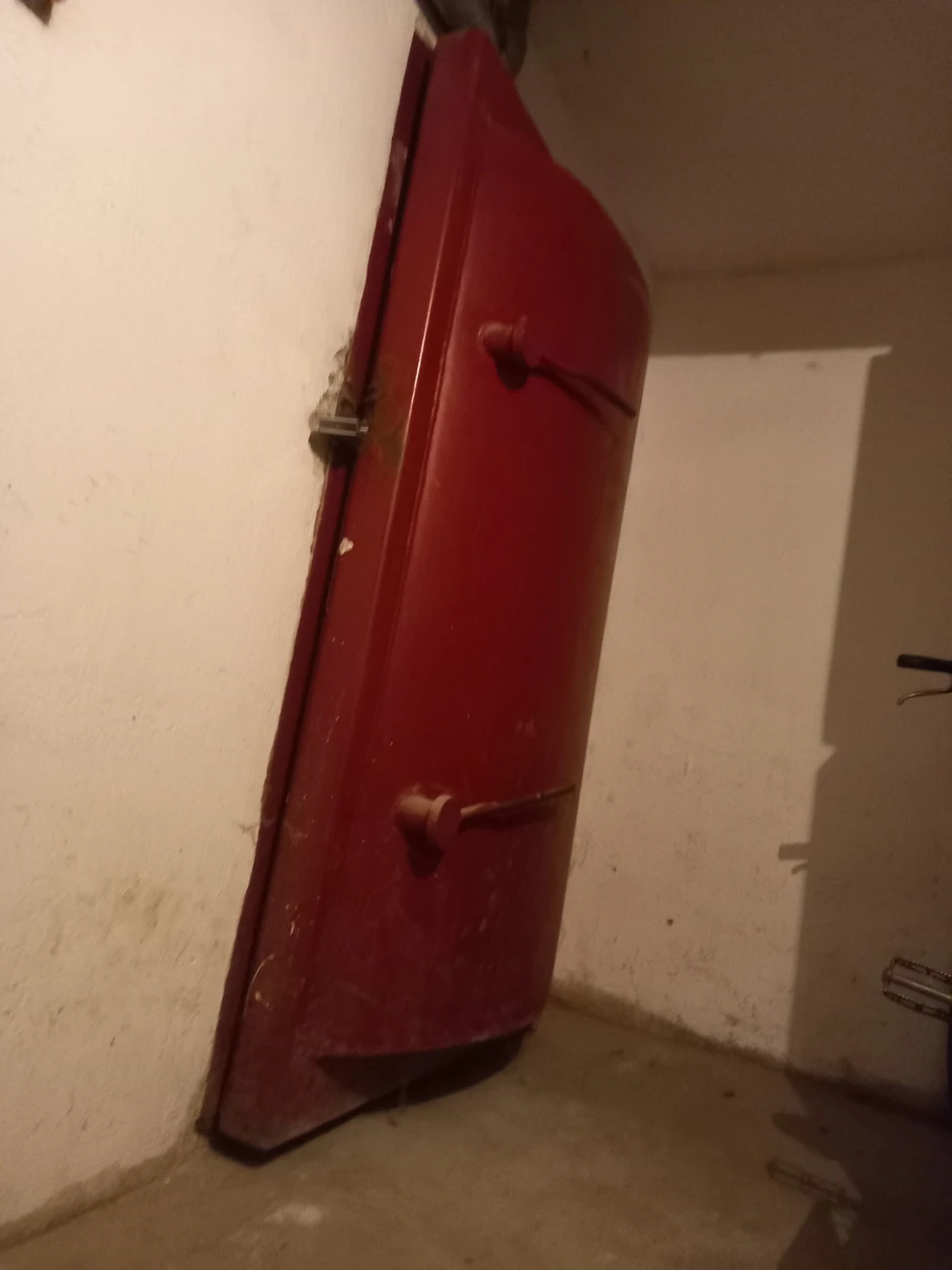 vrata atomskog skloništa