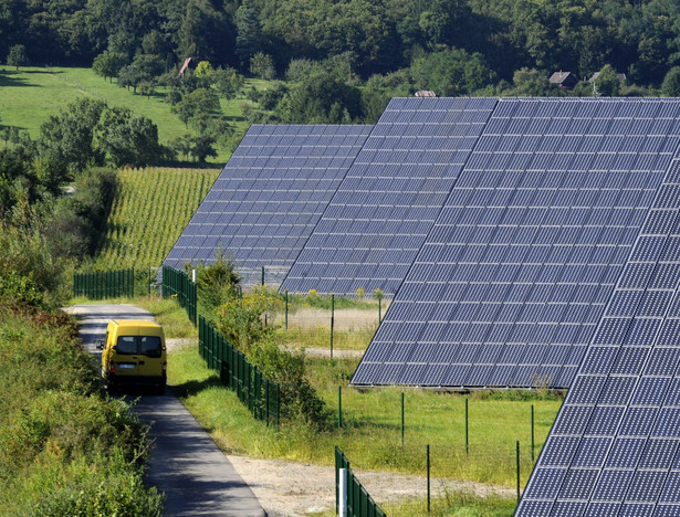 Chiny w ostatnim czasie intensywnie rozwijają energię pochodzącą z OZE, czego wymiarem jest m.in. pozycja światowego lidera w produkcji ogniw słonecznych.