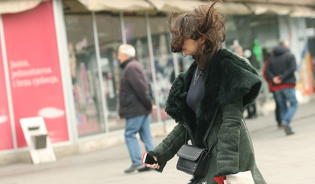 Temperatura postepeno pada, a košava ne prestaje