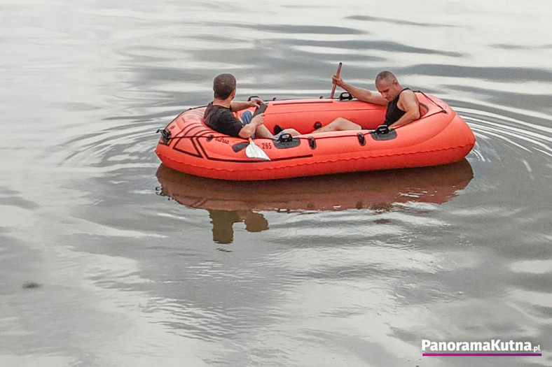 Ponton na zalanej obwodnicy Kutna