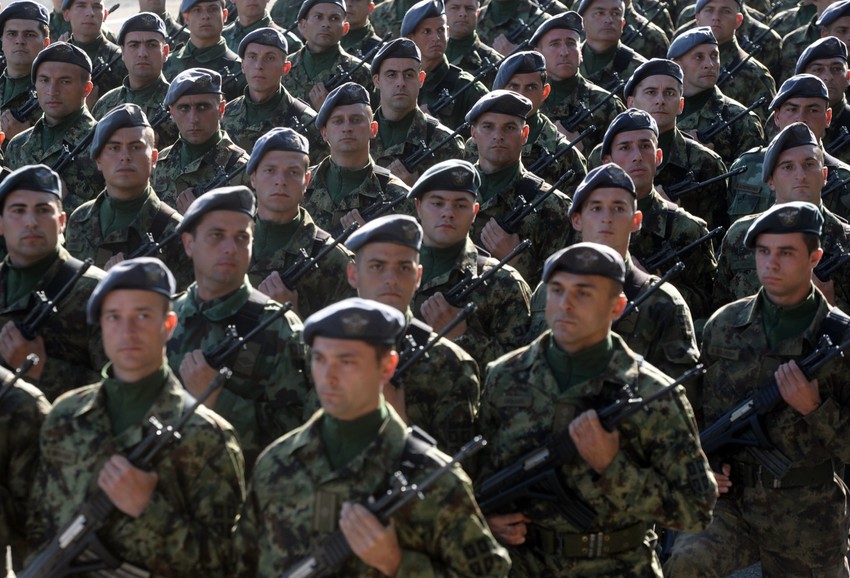 Obavezni vojni rok ukinut je 2011. godine