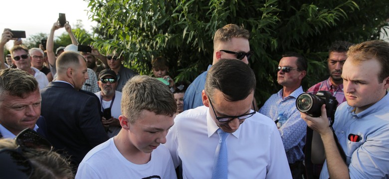 Nastolatek: Premier powiedział "podaj mi rękę". I ją złapał, ja mu nie chciałem jej podawać