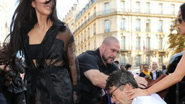 Breaking! Megtámadták Kim Kardashiant a nyílt utcán - Megrázó videó