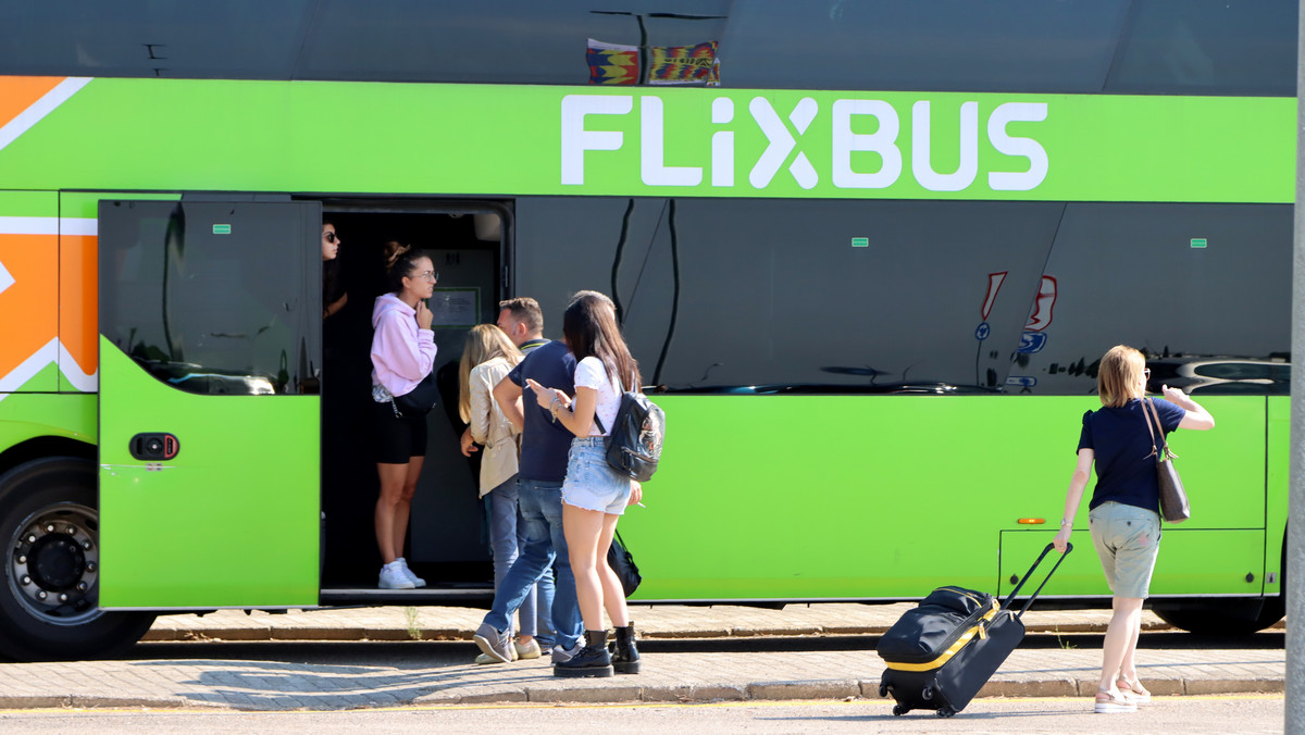 Kierowca Flixbusa zostawił ją na stacji benzynowej. Anna straciła bagaże i lot do Turcji