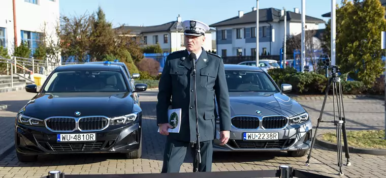 CANARD kupił drogie i szybkie BMW. Większość aut wozi ręczne mierniki prędkości