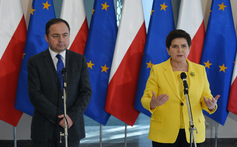 Premier RP Beata Szydło i wiceminister spraw zagranicznych Konrad Szymański