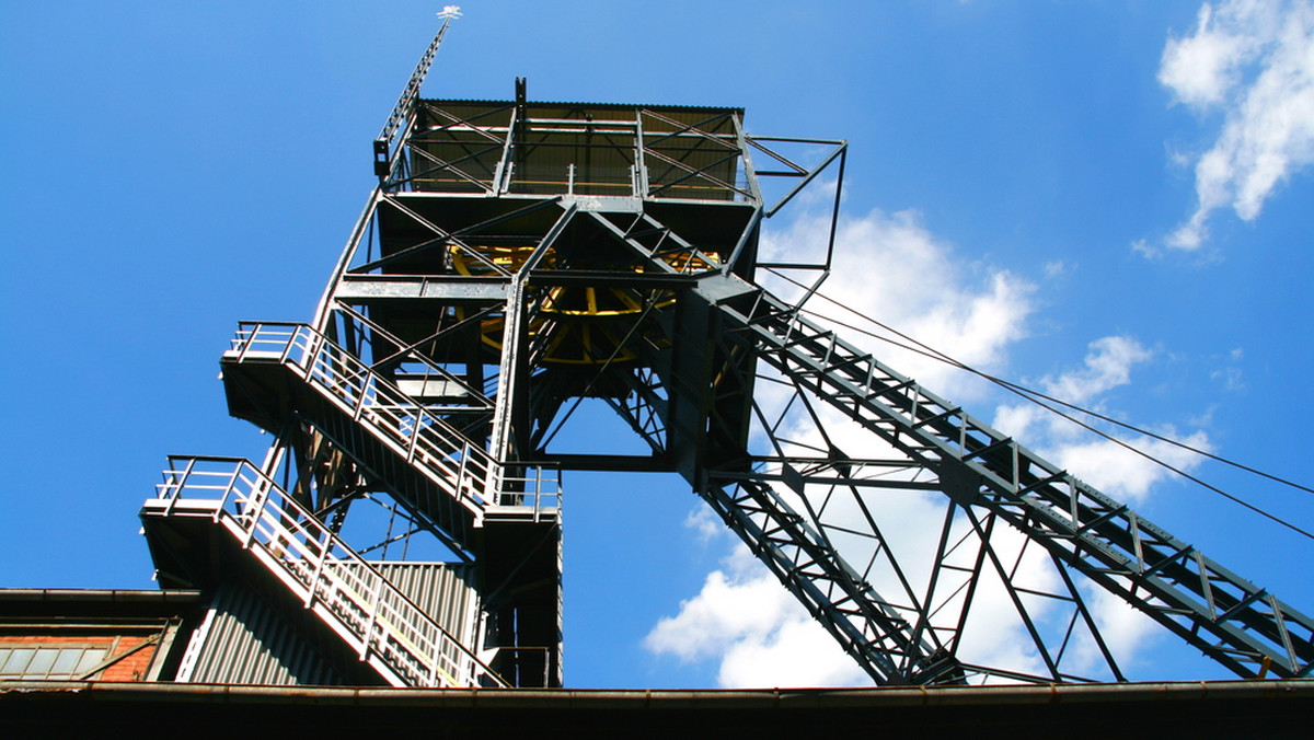 Czeski koncern górniczy OKD ma 3 mld zł zadłużenia, a teraz spółka złożyła wniosek o upadłość. W kopalniach nad Olzą pracuje 2 tys. Ślązaków. Wszystko wskazuje na to, że niebawem przyjdzie się im pożegnać z pracą.