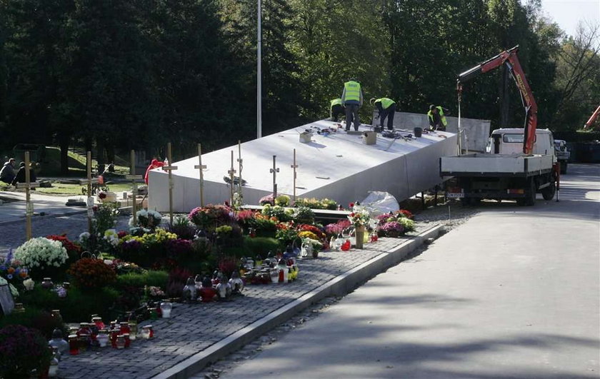 Pomnik na Powązkach na 1 listopada