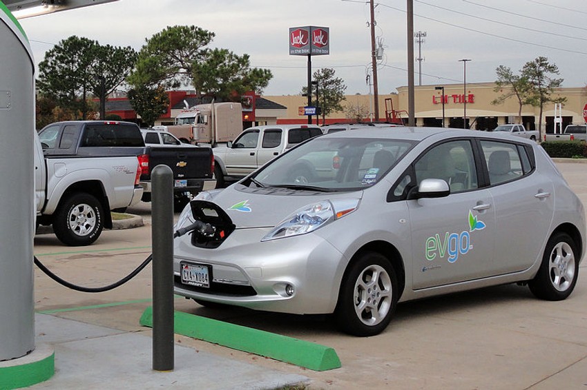 Električni automobil