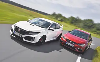 Zobacz, jak Honda Civic Type R poradziła sobie z Seatem Leonem Cupra