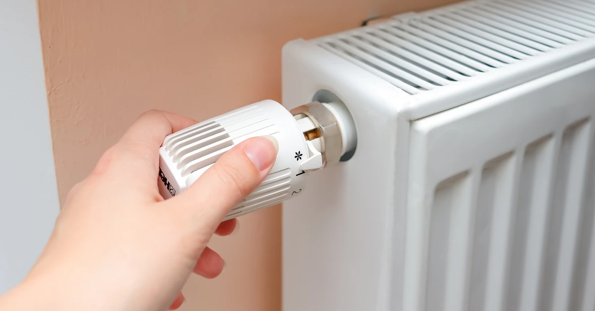 Jak przygotować dom/mieszkanie na sezon grzewczy i obniżyć rachunki? Oto szybkie i tanie sposoby na ciepły dom i niższe rachunki