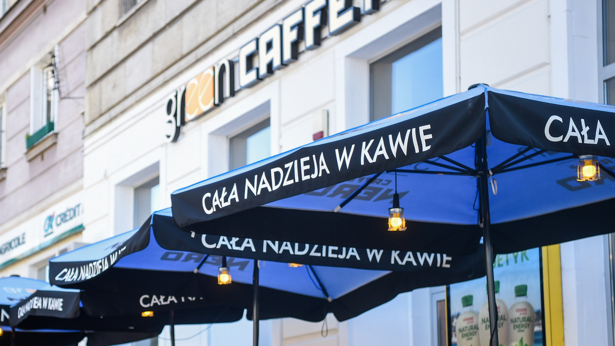 Warszawski sąd wydał pierwszy wyrok dotyczący zbiorowego zatrucia salmonellą w kawiarni "Green Caffe Nero" - dowiedziała się PAP. Do zatruć doszło w 2018 roku. Wszyscy poszkodowani klienci zjedli wtedy ciasto podawane w sieci kawiarni.