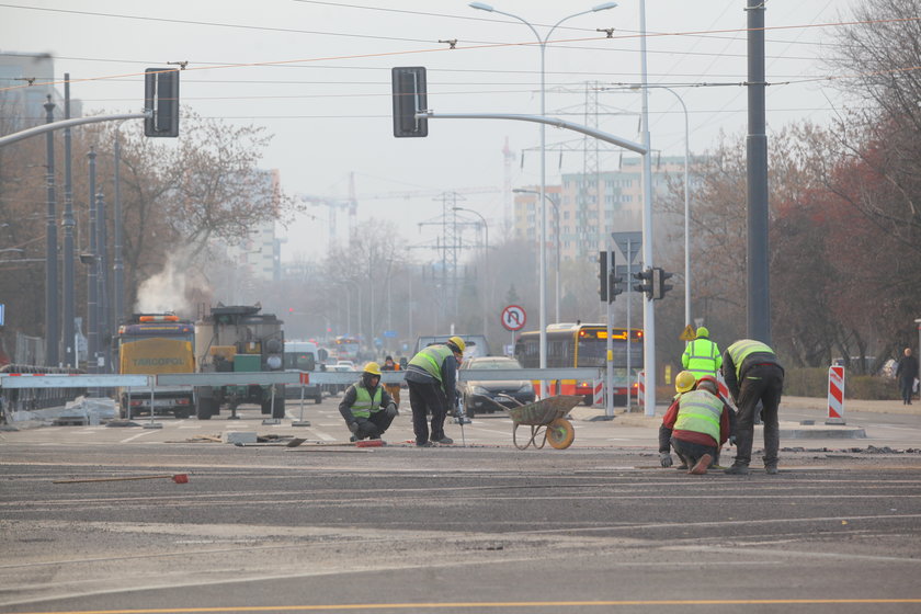 Ostatnie prace na Mokotowie. W niedzielę drogowcy otworzą Wołoską