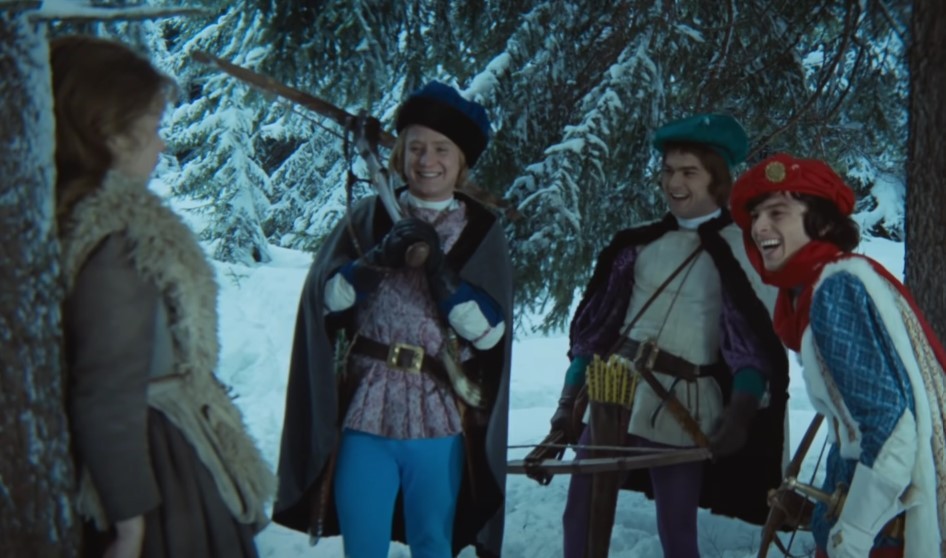 Herec Jaroslav Drbohlav si zahral princovho pobočníka (v strede).