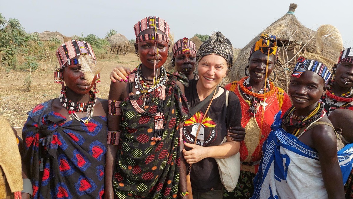 U Južnom Sudanu Biljana je posetila i pleme Džie. Njihove žene nekada pešače i do 80 kilometara do izvora vode | Foto: Biljana Jurukovski
