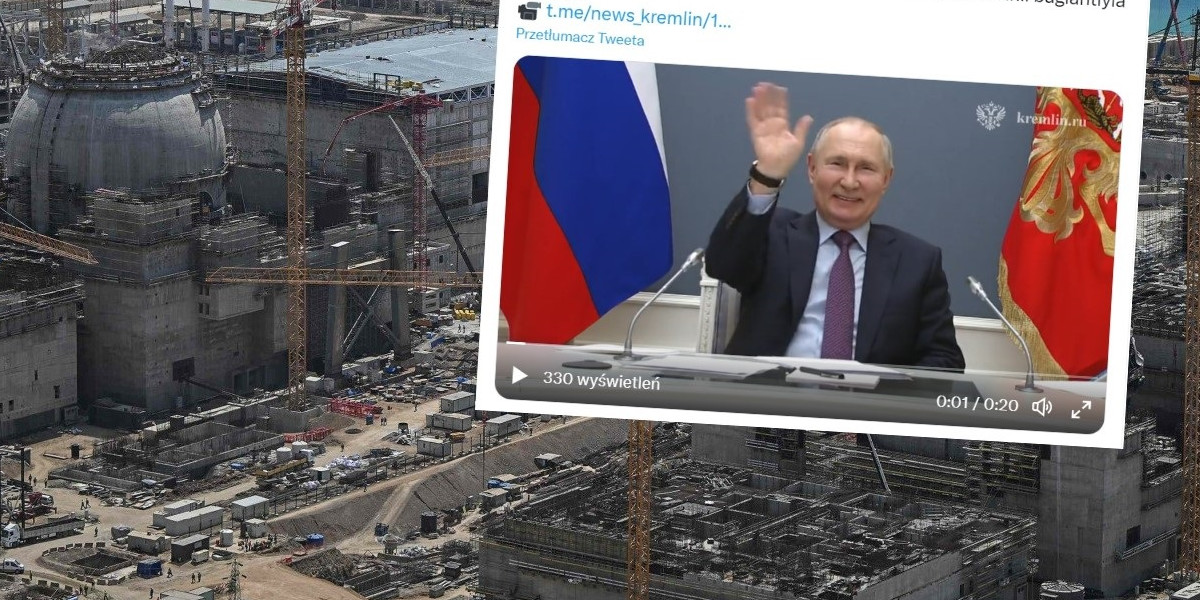 Władimir Putin podczas wideokonferencji z prezydentem Turcji. W tle: budowa rosyjskiej elektrowni jądrowej Akkuyu w Turcji, 26 kwietnia 2023 r.  