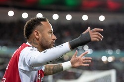 Neymar chciał być jak Maradona. "Wyleciał" z boiska