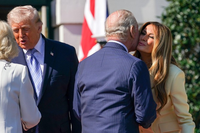 Susret ispred Bele kuće: Poljubac kralja Čarlsa i Melanije Tramp 