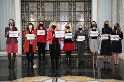 Posłanki Lewicy apelują, by Sejm zajął się projektem "ustawy ratunkowej" ws. aborcji