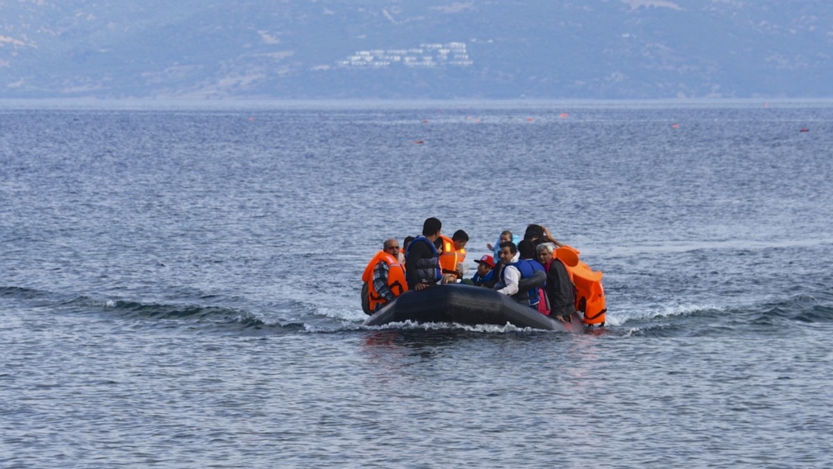 3 października przypada 6. rocznica jednej z największych katastrof migracyjnych na Morzu Śródziemnym. Z tej okazji PAH oraz partnerzy kampanii „No more bricks in the wall” w 28 stolicach europejskich organizują szereg wydarzeń, żeby oddać cześć tym, którzy zginęli na drodze po godne życie.