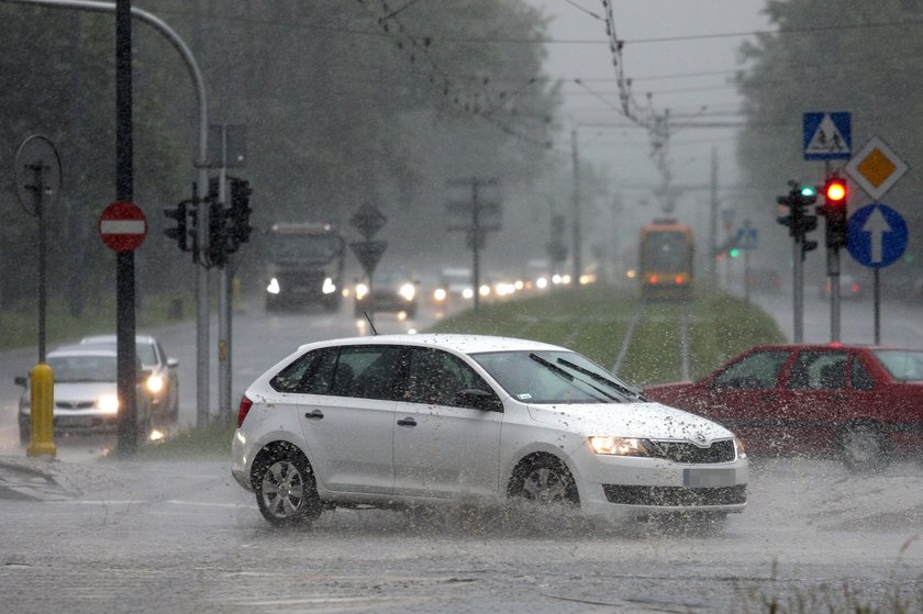 Burza i ulewne deszcze w Warszawie