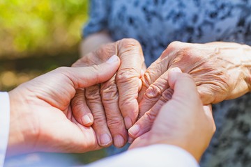 A Parkinson-kór tünetei