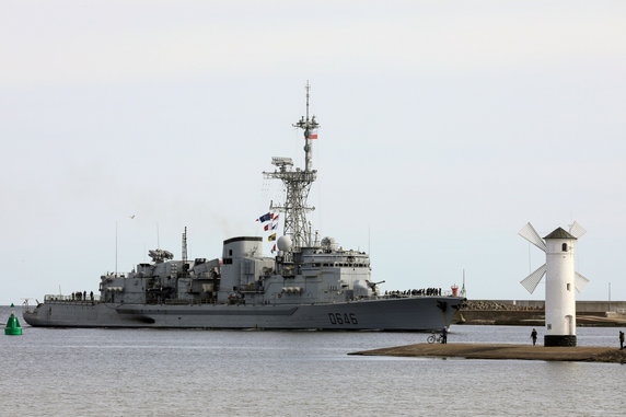 Francuska fregata FS "Latouche-Treville"