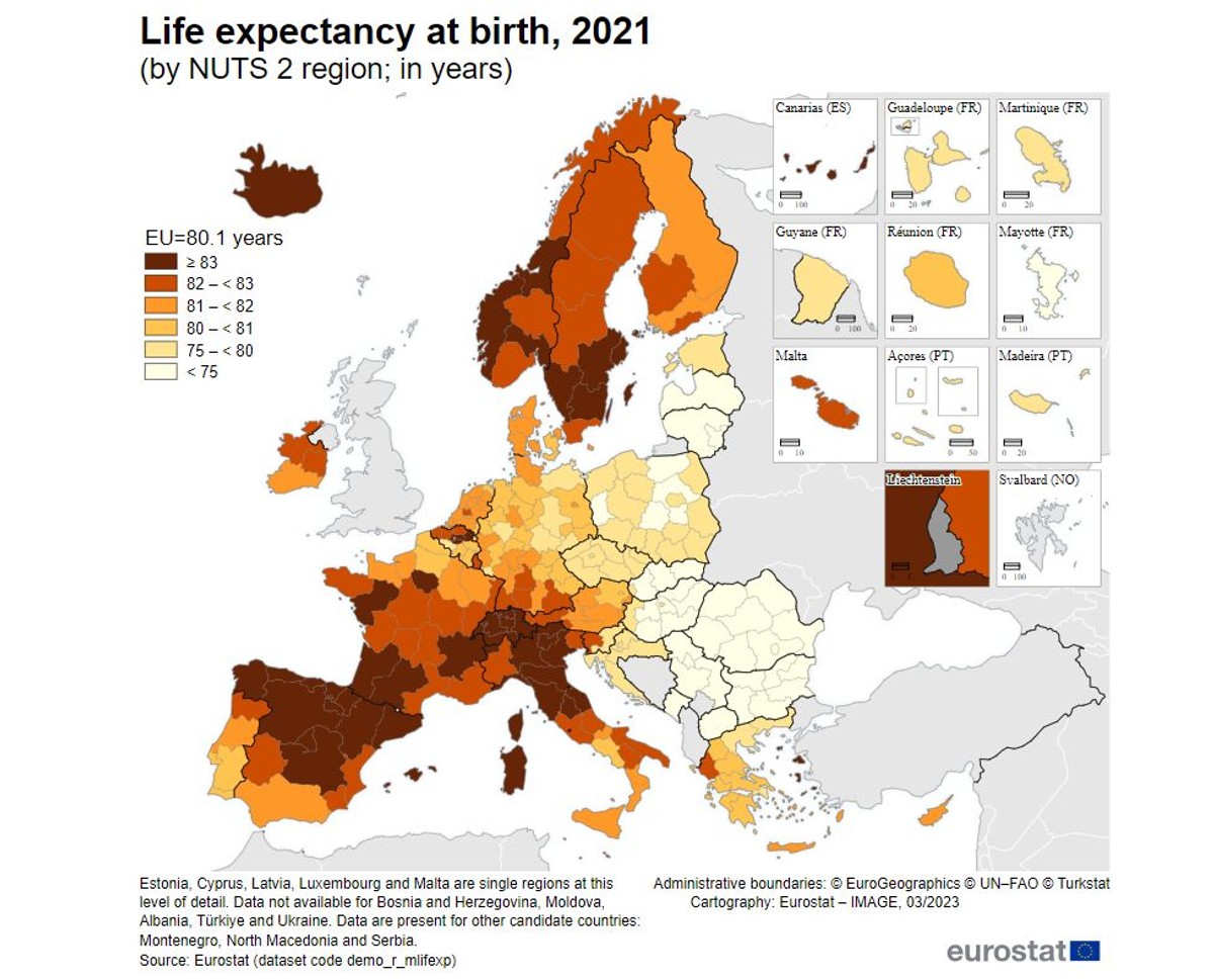 Oczekiwana długość życia w chwili urodzenia w 2021 r.