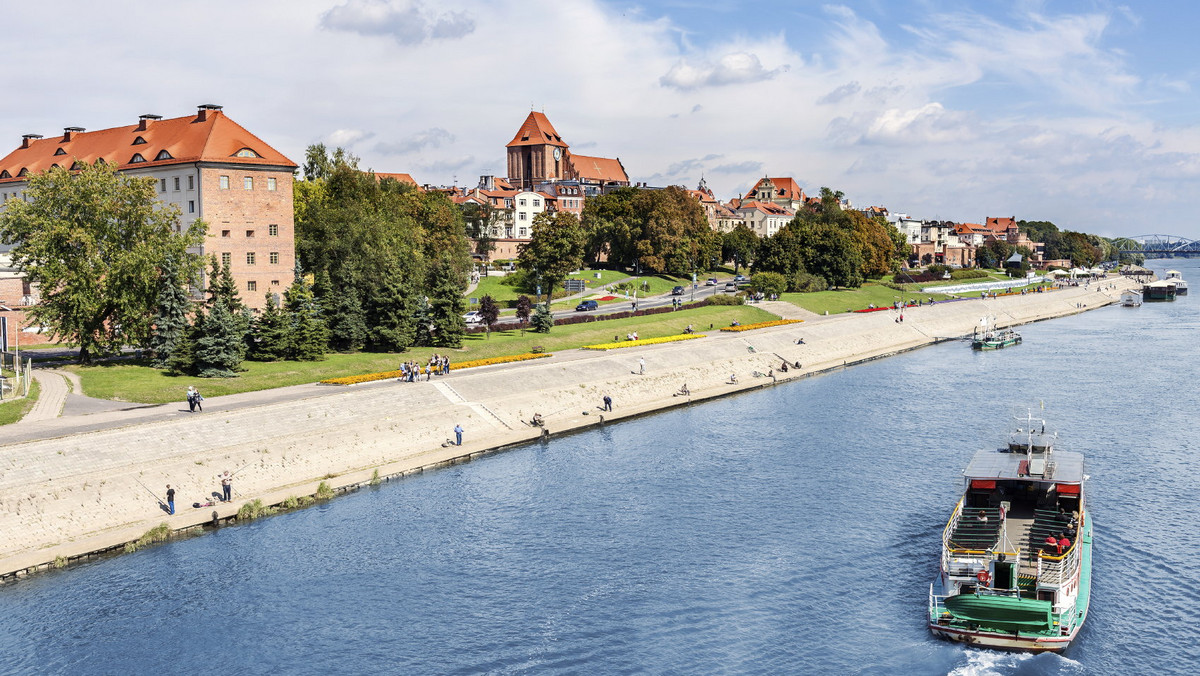 Prezydent Torunia podpisał umowę z firmą Riegler Riewe Architekci na opracowanie koncepcji zagospodarowania Bulwaru Filadelfijskiego. Dokumentacja ma być gotowa do 9 sierpnia 2017 r.